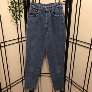 (Chic) Vintage High Rise Mom Jeans